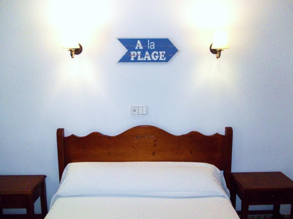 Hostal Rey Santa Eulària des Riu Zimmer foto